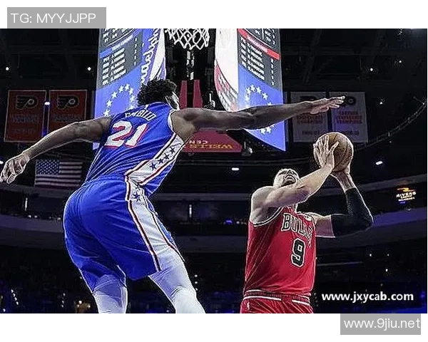 火箭队与热火队激战正酣NBA赛场精彩瞬间回顾与分析