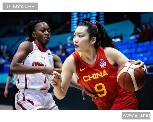 韩国女篮与加拿大女篮激战正酣谁将赢得这场精彩对决